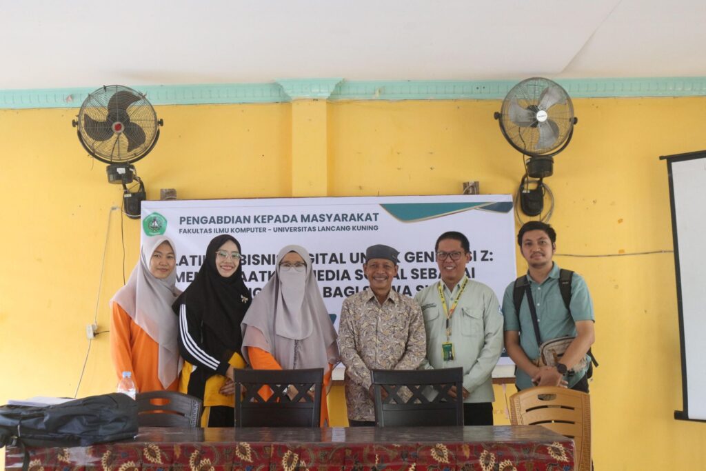 Pelatihan Bisnis Digital oleh Dosen UNILAK di SMA PGRI 2 img 20250710 wa00831348619647930025827